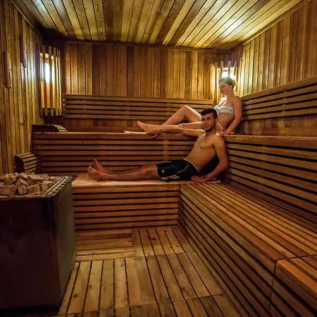 Bieno Venues Hotel Отель