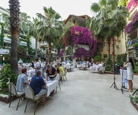 Bieno Venues Hotel Отель 4*